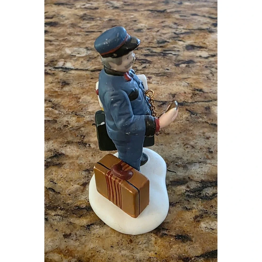 Dept 56 Going Home For The Holidays Conductor‎ Figure